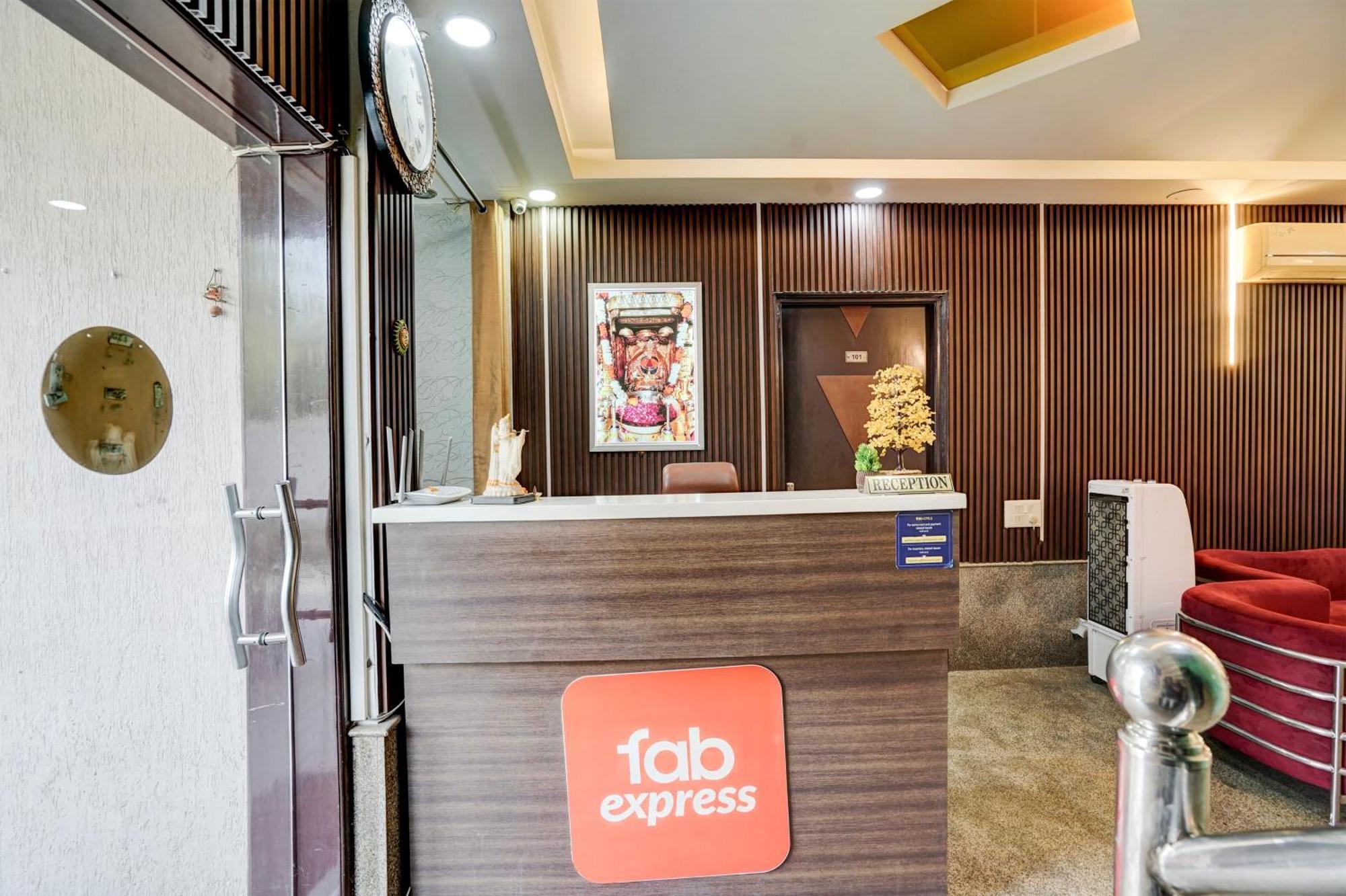 Fabexpress Next Home Gurgáon Exteriér fotografie